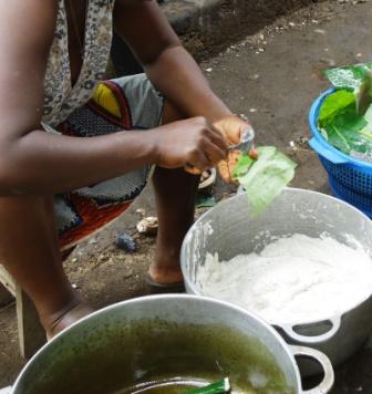 Cameroon Food: Ekwang Preparation